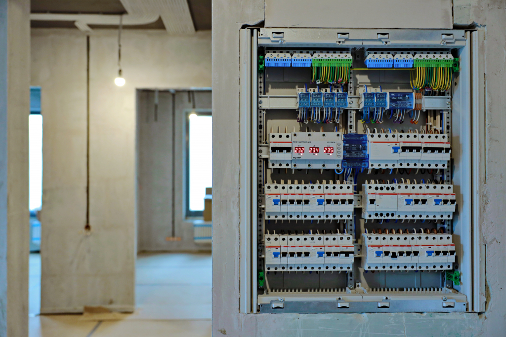 Электромонтаж проводки в квартирах ,частных домах ,гаражах. - Изображение #1, Объявление #1738348