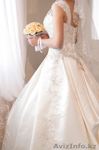 Продам шикарное свадебное платье марки Casablanca, США.  - Изображение #2, Объявление #753496