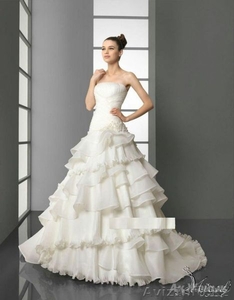 Продам свадебное платье со шлейфом - Изображение #1, Объявление #910937