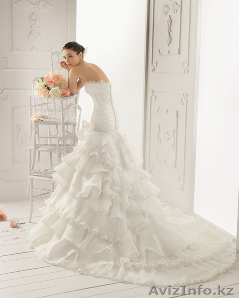 Продам свадебное платье со шлейфом - Изображение #3, Объявление #910937